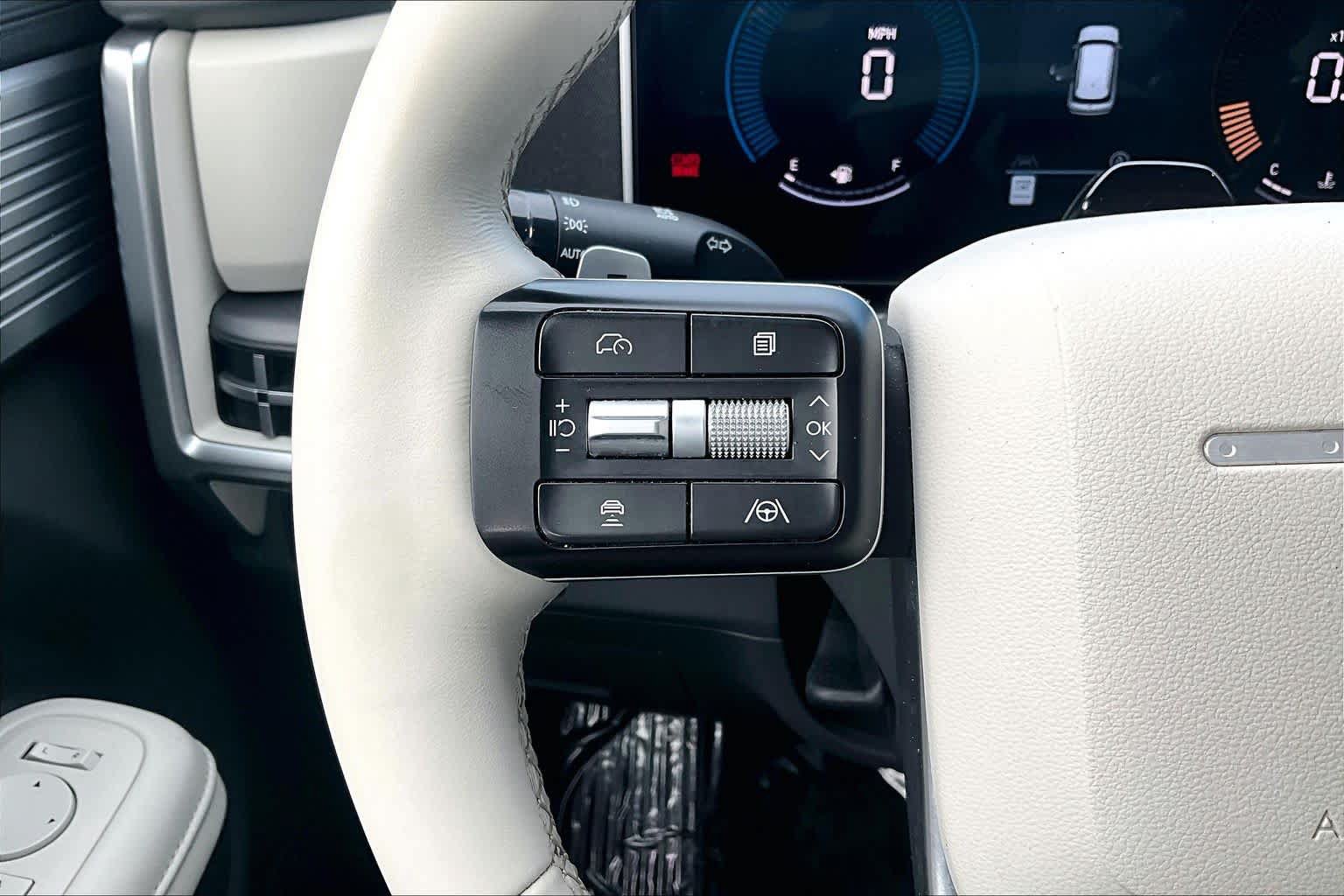 Used 2026 Hyundai Santa Fe SEL AWD/4WD image 24