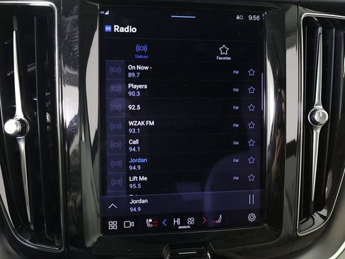 Used 2023 Volvo XC60 B5 Core w/ Climate Package image 48