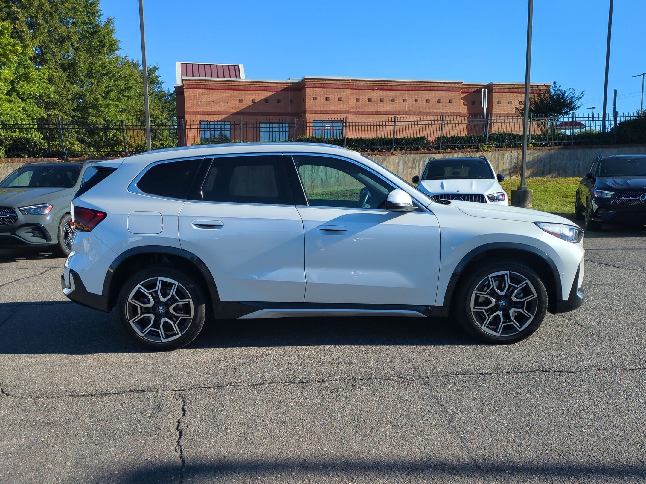 Used 2026 BMW X1 xDrive28i AWD/4WD image 2