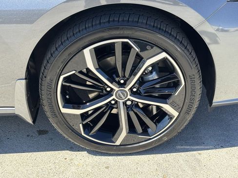 New 2025 Nissan Altima 2.5 SR w/ SR Premium Package image 29