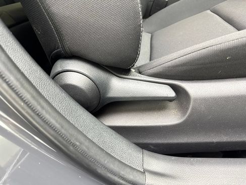 Used 2024 Toyota Corolla LE w/ LE Convenience Package FWD image 47