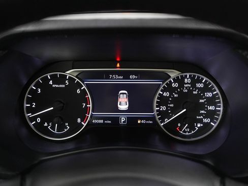 Used 2025 Nissan Sentra SR w/ SR Premium Package FWD image 22