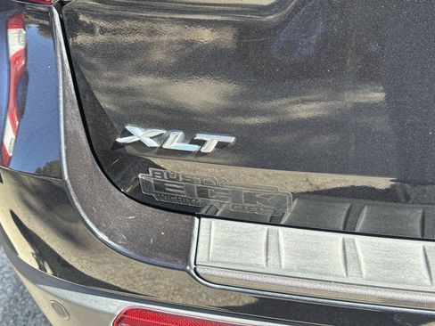 Used 2022 Ford Explorer XLT w/ Equipment Group 202A AWD/4WD image 10