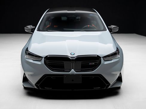 Used 2025 BMW M5 image 5