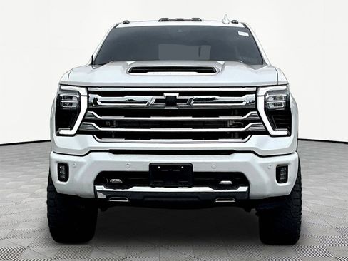 Used 2024 Chevrolet Silverado 3500 High Country w/ High Country Premium Package AWD/4WD image 2