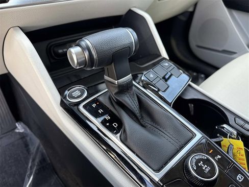 Used 2024 Kia Sportage EX image 24