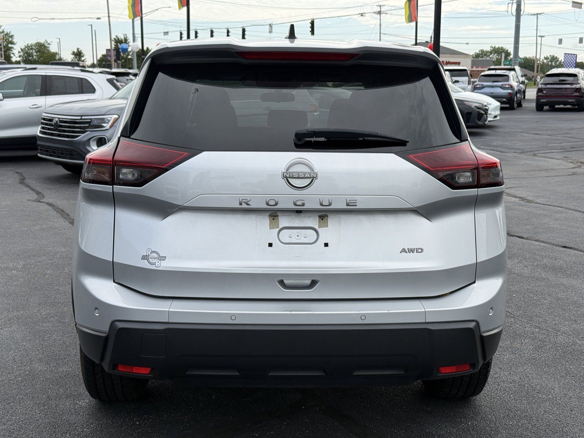 Used 2024 Nissan Rogue S AWD/4WD image 7