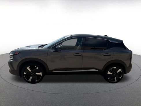 Used 2026 Nissan Kicks SR AWD/4WD image 9