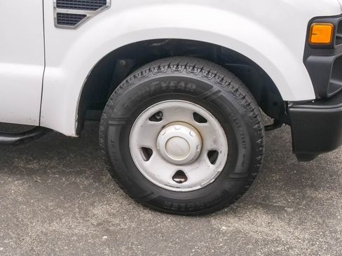 Used 2009 Ford F250 XL RWD image 5