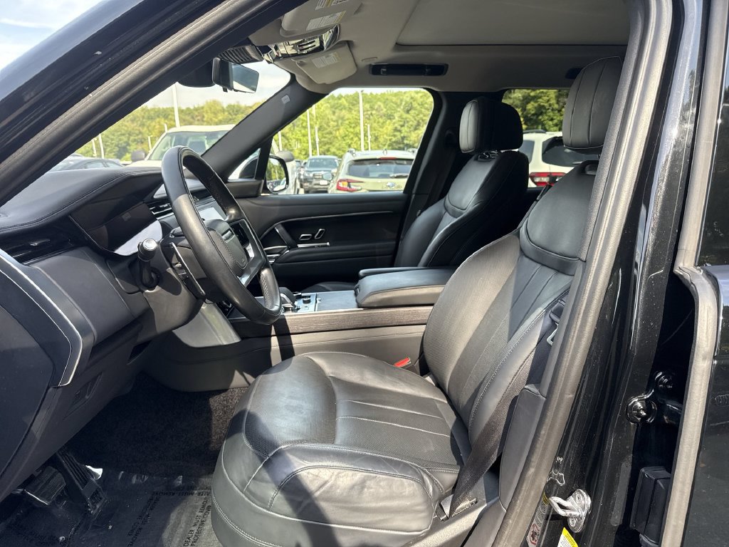 Used 2023 Land Rover Range Rover Long Wheelbase SE AWD/4WD image 13