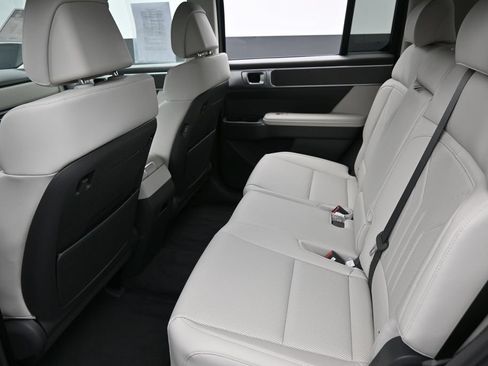 Used 2025 Hyundai Santa Fe SEL FWD image 27