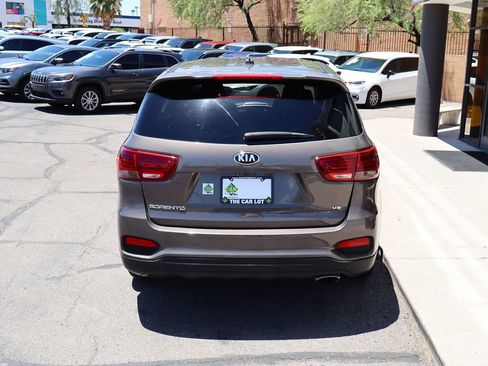 Used 2020 Kia Sorento FWD V6 image 10