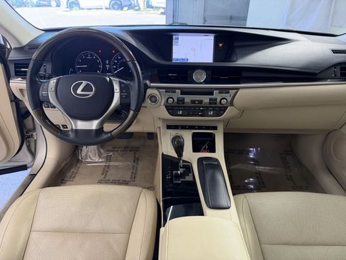Used 2013 Lexus ES 350 w/ Luxury Pkg FWD image 11