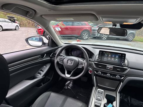 Used 2019 Honda Accord EX image 32
