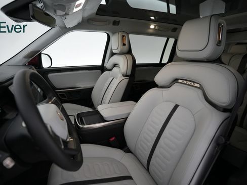 Used 2024 Rivian R1S Adventure Dual AWD/4WD image 4