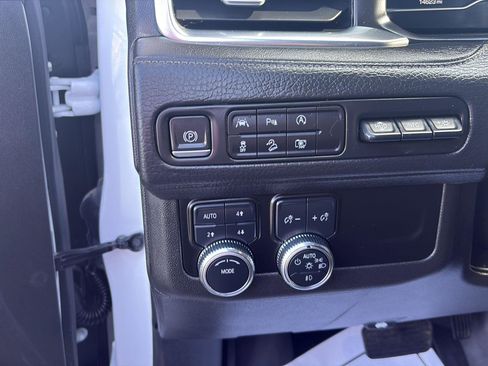 Used 2023 GMC Yukon XL Denali AWD/4WD image 20