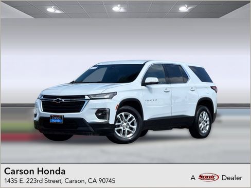 Used 2023 Chevrolet Traverse LS w/ Safety Package FWD image 1