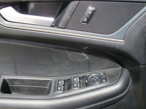 Used 2024 Ford Edge SEL image 13