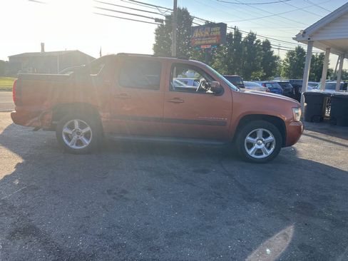 Used 2007 Chevrolet Avalanche LTZ w/ LTZ Preferred Equipment Group AWD/4WD image 6
