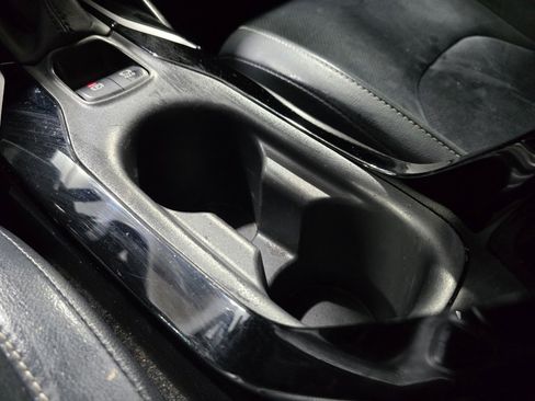 Used 2019 Toyota Corolla SE image 25