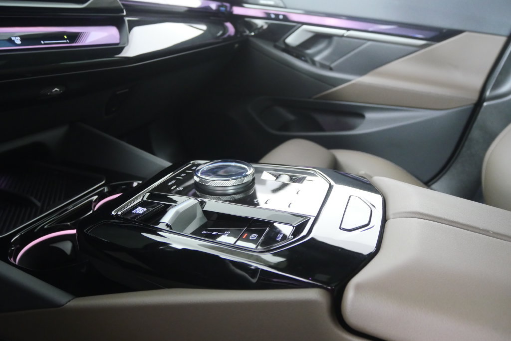Certified 2026 BMW 530i RWD image 24
