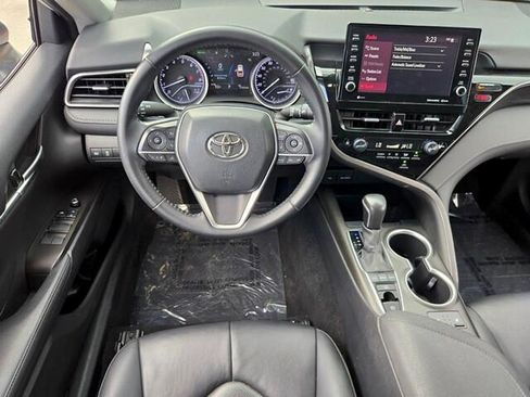Used 2021 Toyota Camry XLE FWD image 12