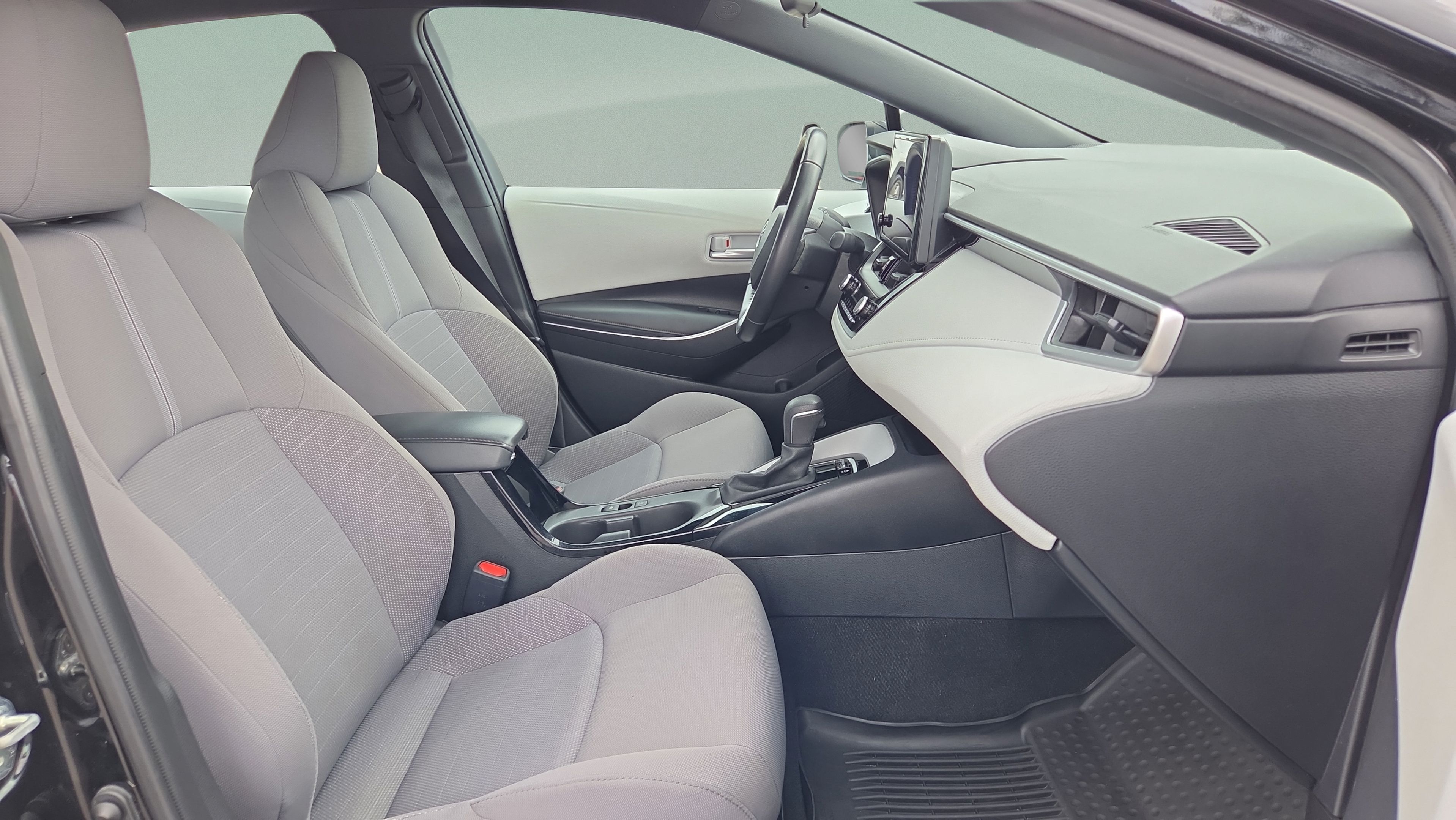 Certified 2024 Toyota Corolla SE FWD image 15