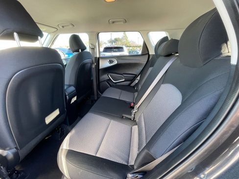 Used 2025 Kia Soul LX w/ LX Technology Package image 23