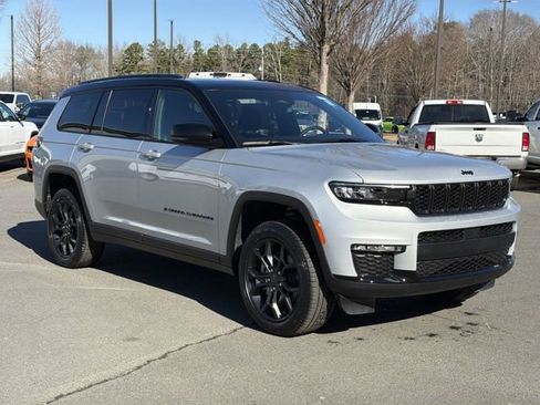 New 2025 Jeep Grand Cherokee L Limited AWD/4WD image 14