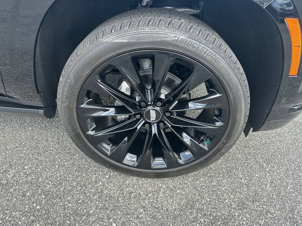 Certified 2026 Cadillac Escalade Platinum Sport w/ LPO, ONYX Package AWD/4WD image 12