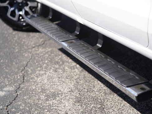 Used 2024 Chevrolet Colorado Z71 w/ Safety Package image 37