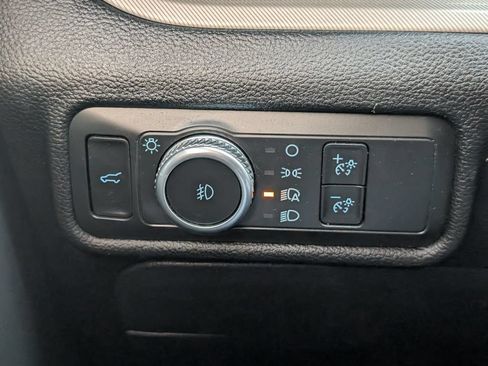 Used 2022 Ford Explorer XLT w/ Equipment Group 202A RWD image 13