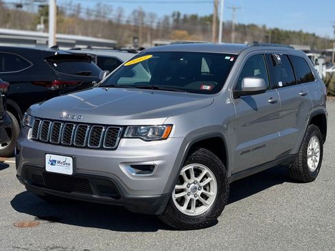 Used 2018 Jeep Grand Cherokee Laredo image 1