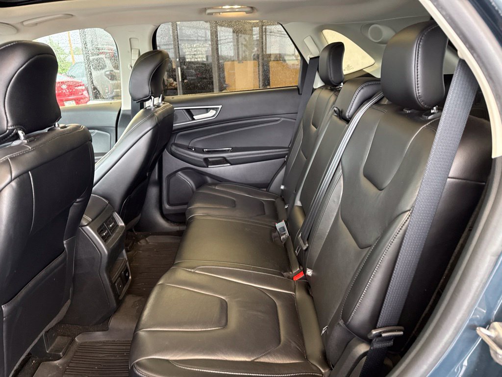 Used 2019 Ford Edge Titanium w/ Cold Weather Package AWD/4WD image 13