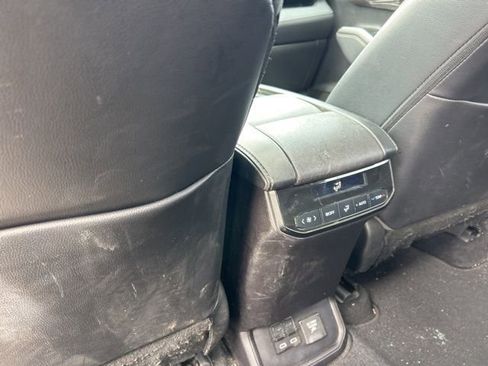 Used 2023 Toyota Highlander Limited image 11