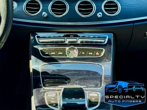Used 2017 Mercedes-Benz E 300 image 19