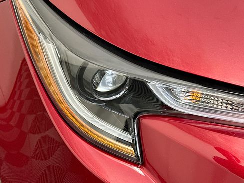 Used 2022 Toyota Corolla LE FWD image 9