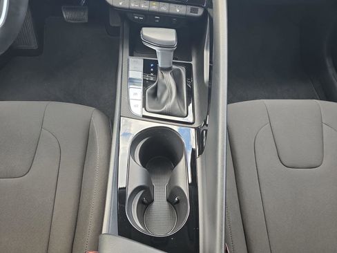 Used 2025 Hyundai Elantra SEL FWD image 20