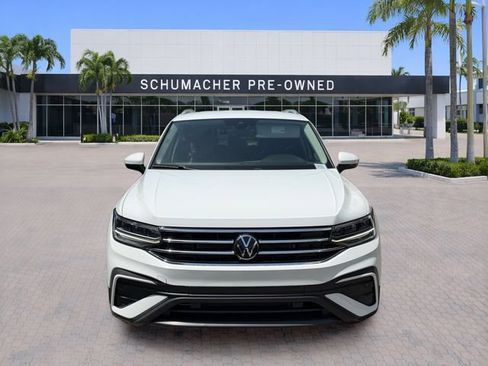 Certified 2024 Volkswagen Tiguan SE FWD image 2