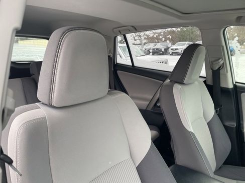 Used 2015 Toyota RAV4 XLE image 7