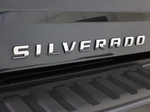 Used 2018 Chevrolet Silverado 1500 LT w/ All Star Edition AWD/4WD image 28