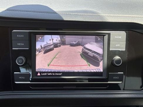 Used 2023 Volkswagen Jetta SE FWD image 14