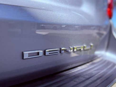 Used 2023 GMC Yukon Denali Ultimate image 38