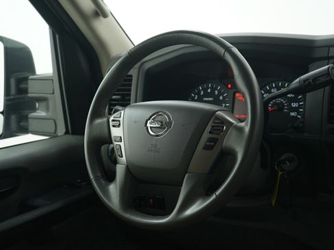 Used 2018 Nissan NV 3500 SL image 16