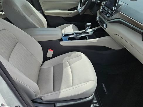 Used 2023 Nissan Altima 2.5 SV FWD image 17
