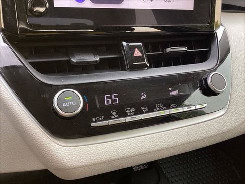Certified 2025 Toyota Corolla LE w/ LE Premium Package FWD image 15