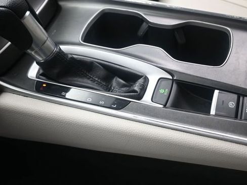Used 2019 Honda Accord EX image 12