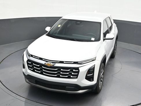 Used 2025 Chevrolet Equinox LT w/ Safety and Technology Package FWD image 23