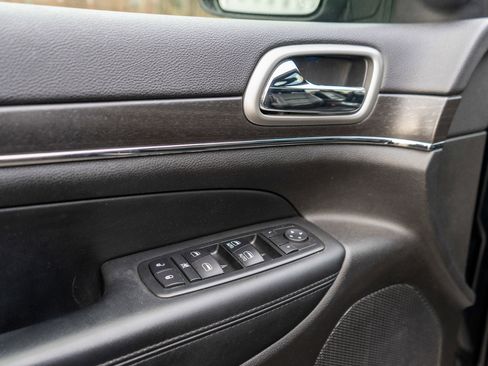 Used 2018 Jeep Grand Cherokee Limited w/ Luxury Group II image 15