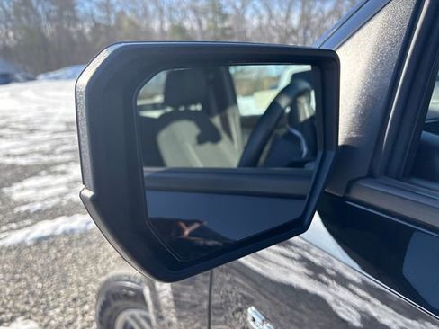 Used 2024 Chevrolet Colorado LT w/ LT Convenience Package image 19